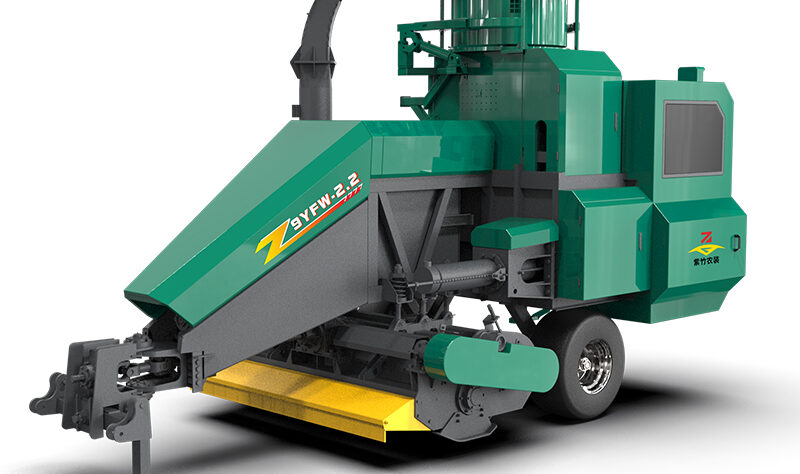 Completes collection, chopping, soil removal, and compaction into bales in one operation. Automatic weighing and secondary compression deliver consistent 130+ kg/m³ density – suitable for animal husbandry, silage, and biomass applications.